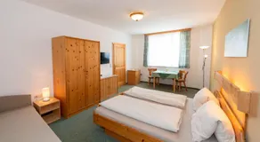 Pension & Weingut Storchenblick - Image 2