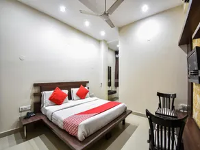 OYO Hotel Lords - Image 2