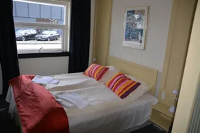 Dolphin Hotel Annex - Image 3