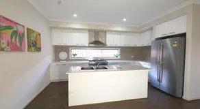 6 Bedrooms Contemporary Big House at Pakenhem - Image 5
