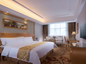 Vienna Hotel Meizhou Jiangnan - Image 4