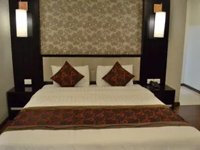 Luxury Hotel - Image 4