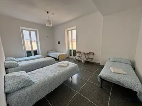 THE SHUTTLE ROOMS - al porto - fortezza - vicino Prefettura - Image 2