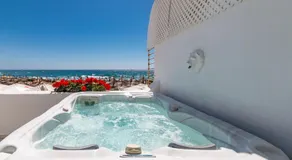 Appartement \"Deluxe On The Beach\" avec vue sur la mer, Wi-Fi et climatisation - Image 3