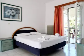 Dennis Hotel - Image 2