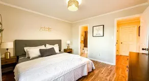 Modern 2 en suite townhome near DT Raleigh - Image 2