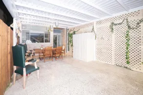 Luxury Villa Darlington - Vine - Image 2