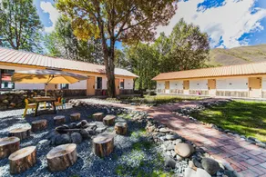 Enjoy the Moonlit Mountain Retreat - Mountain Courtyard Villa (Kangding Xinduqiao Branch) - Image 3