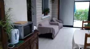 chez Myla chambre avec tv écran plat et salle de bain privative - Image 3