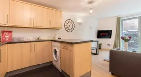 Raleigh Square - 2BR Ground-Floor Apartment in Nottingham - Image 3