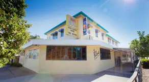 Lavish Beach House On The Surfside - Image 5