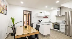 Luxury Beach Apartment, next to the sea - Image 2