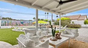 Hotel Homes - The Camelback Manor - Image 5