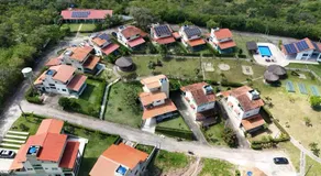 CASA TOTALMENTE EQUIPADA AMPLA E CONFORTAVEL em CONDOMINIO - CHÃ GRANDE-PE - Image 5