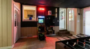 Family-Friendly Stay Near UGA - Massage Chairs, Theater Room - Image 5