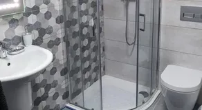 Fairwinds - Double Room with Ensuite - Luqa Airport - Self Check In & Out available - Image 2