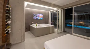 Tropicana Suite - Adults Only - Image 2