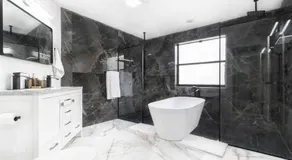Modern Lakefront Home - Image 2