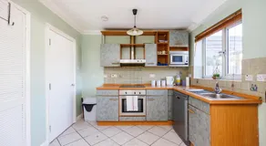 6 Bedroom Larger group House with Parking Corringham Stanford Le Hope - Image 3