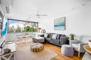 The Seashell ~ Coastal Luxe, Across from Beach - Image 4