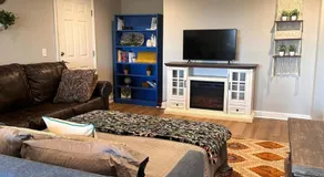 Bohemian Hideaway, Mountain and Valley Views, Pet Friendly - Image 5