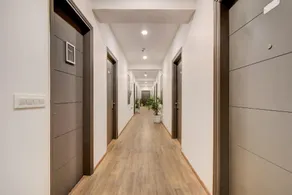 Townhouse 207 Hotel Downtown My Stay - Image 4