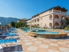 Hotel Plessas Palace - Image 2