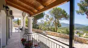Sea and mountain hotel - Image 3