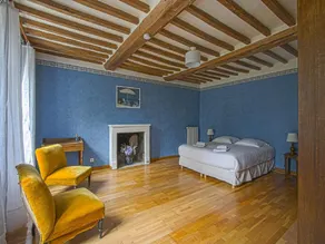 Spacious Holiday Home With Garden - Image 2