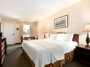 Baymont by Wyndham Roanoke Rapids - Image 2