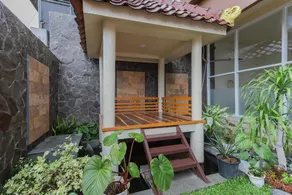 RedDoorz Syariah Papian near Universitas Jember - Image 4