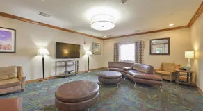 Affordable Suites of America Tulsa - Image 2
