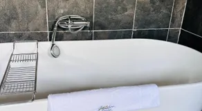 Signature Boutique Guesthouse - Image 4