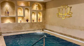 Intouriste Hotel & Suites - Image 3
