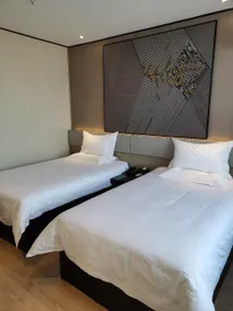 IU Hotel Xinyu Fenyi Mall - Image 5