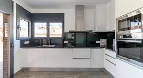 Margarita: Modern villa med trädgård och pool 500 m från stranden - Image 2