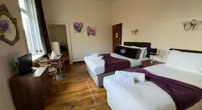 Relax Inn Newcastle - Image 2