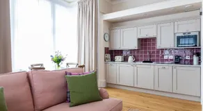 Art House Apartments - Image 5
