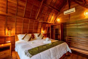 Unique Deluxe Double Room Villa in Nusa Penida - Image 2