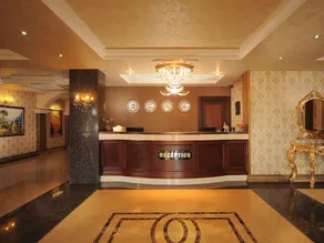 Golden Lake Hotel - Image 2