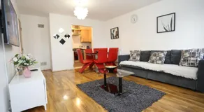 Bridge House Apartment - Image 2