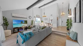 Entire Private Home with 3 Bedrooms, Hot Tub, King Bed, Garage, Grand View, Available Now - Image 2
