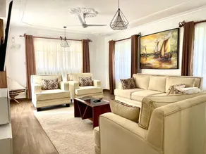 Mudzini gardens - Luxury villa with a pool - Image 2