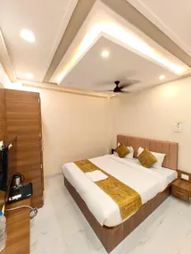 Goroomgo BNK Grand Varanasi Indian Only - Lift and Wifi Facility - Image 5