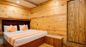 Front View Hotel Vinayak Grand Near Mall Road Best Luxury Stay In Nainital - Image 3