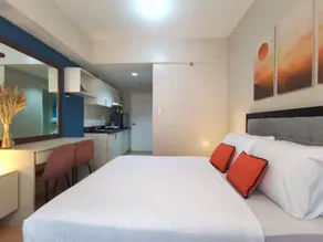 Sunvida Condo across SM City Cebu w/ WIFI and View - Image 4