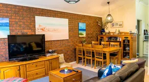 Holiday Home in the Heart of Anglesea - Image 2