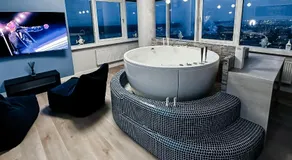 sky DREAM jacuzzi sauna 33 FLOOR - Image 5