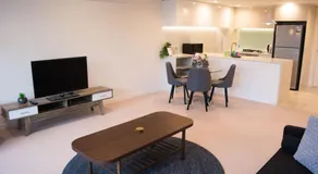 Homely Modern Apt between the Lake and City - Hosted by CanStay - Image 2
