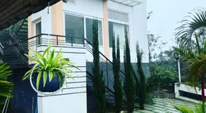 LAZY RETREAT - Image 3